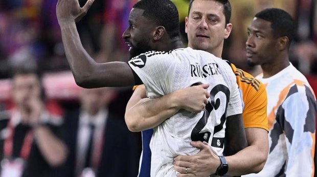 阿斯：不少皇马球迷不满判罚，感觉内格雷拉还在西裁委任职