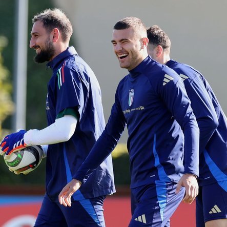 再视频回味一下对意大利两个进球。