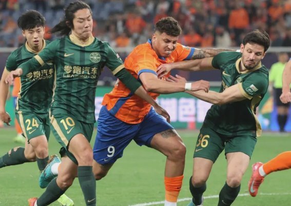 中超-马德鲁加双响谢文能破门 泰山队3-1铜梁龙获三连胜
