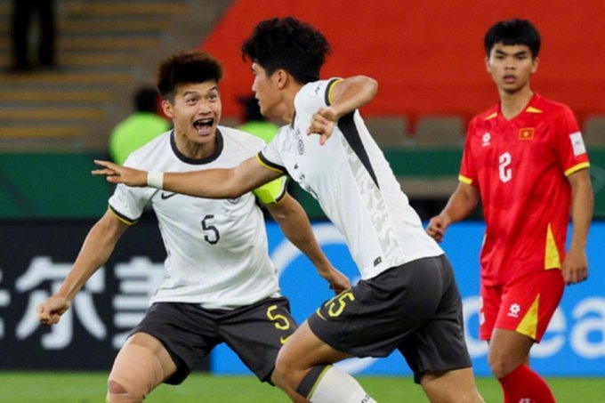 贺一然头球绝杀！U23国足力克塔吉克斯坦