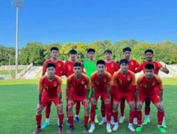 国足好好学学人家佛得角
