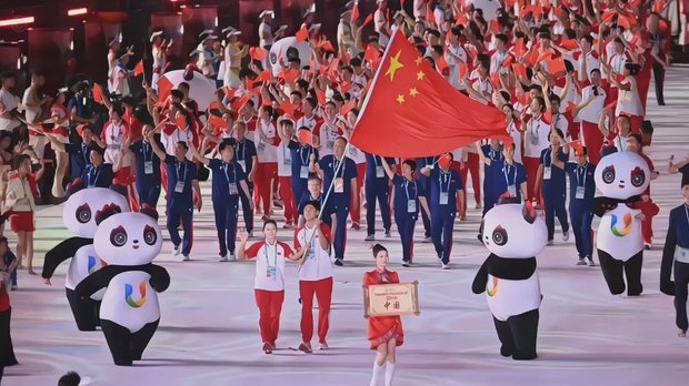 中国应该学美国，搞体育靠民间自负盈亏，国家不要参与，让体育真正的职业化