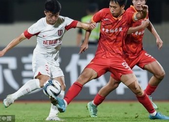 玉昆1-0力克铜梁龙进四强 约尼查制胜球将战英博